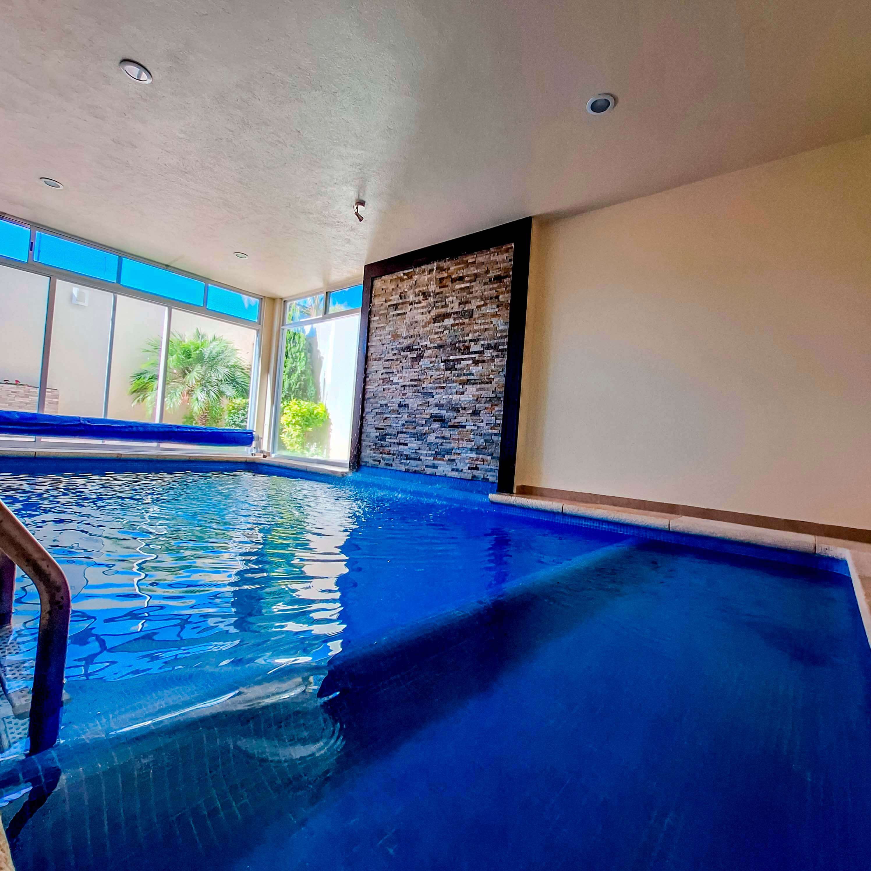 Casa en Venta en Privada Arboledas, Queretaro - Casa con Alberca