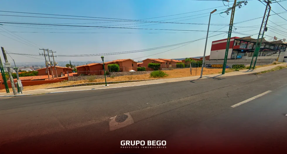 Frente del terreno comercial sobre Av. del Parque, Querétaro