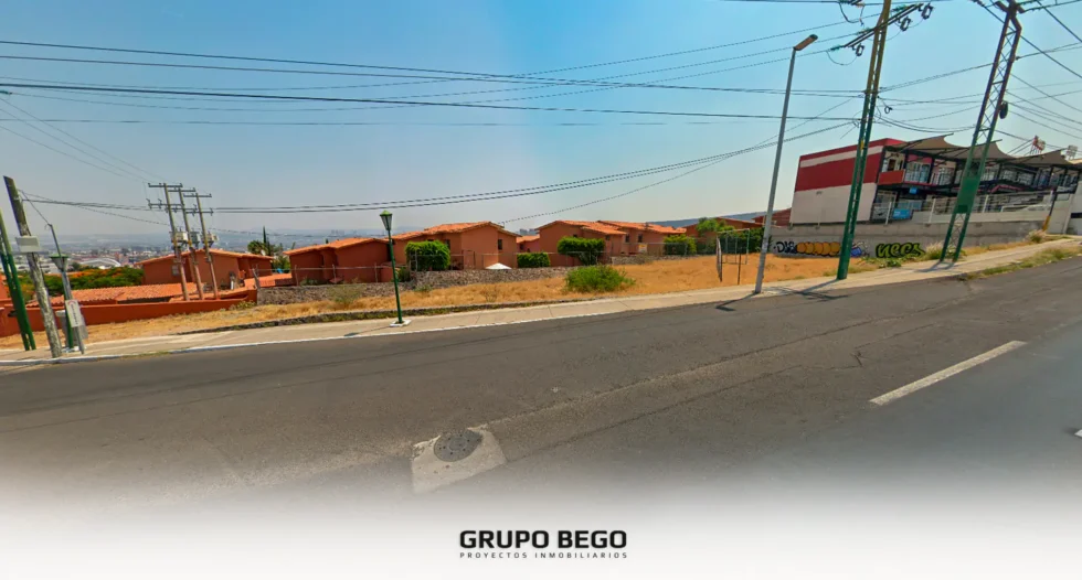 Terreno comercial con uso de suelo Tipo B en Querétaro
